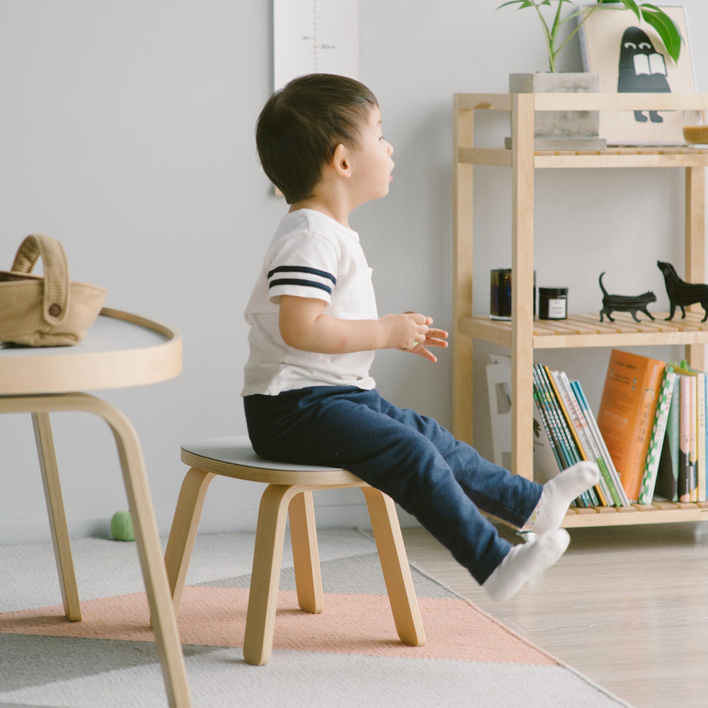 PUPUPULA-TW-成長椅與書桌系列-几几凳-情境2